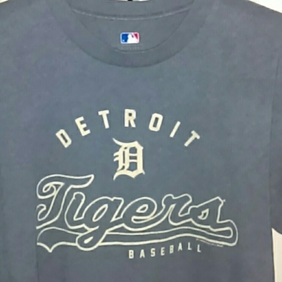 MLB Detroit Tigers Baseball Women's Tee Size medium - Picture 2 of 5